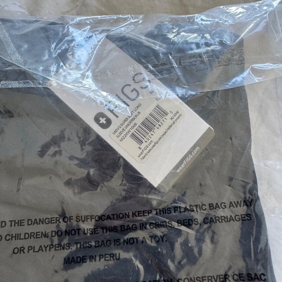 Men's Figs Supersoft Longsleeve Underscrub - Medium - Black - Picture 2 of 3